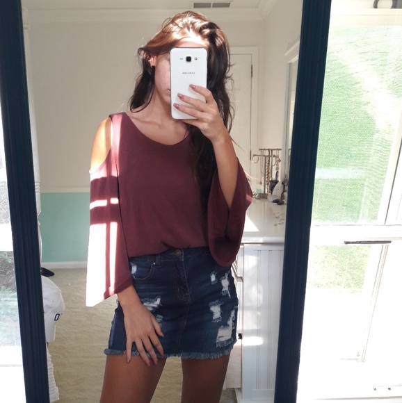 Off the Shoulder Maroon Top - Picture 2 of 3